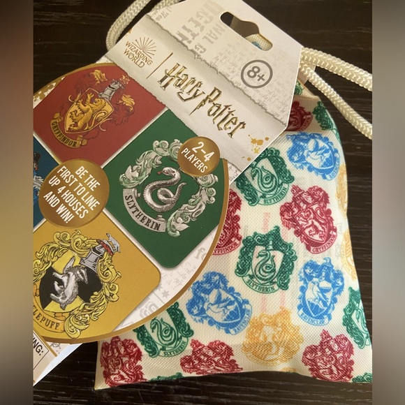 NWT! Harry Potter Houses Table Game - Picture 1 of 9